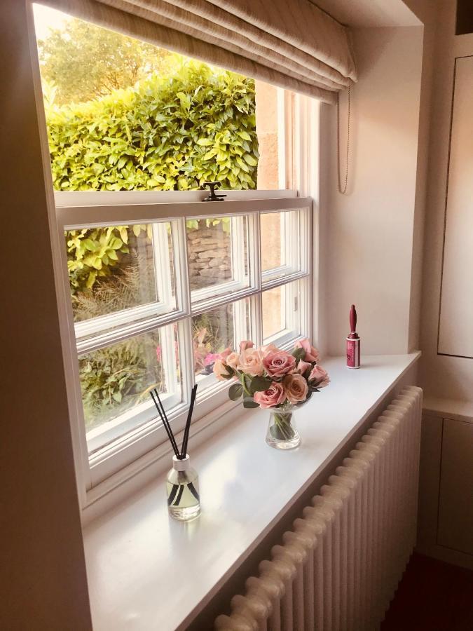 The Old Post Office Studio Apartment In A Beautiful Cotswold Village Cirencester Esterno foto