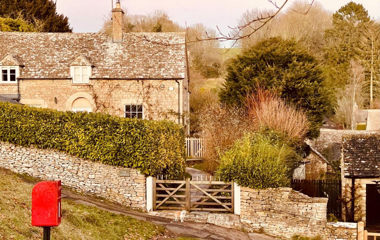 The Old Post Office Studio Apartment In A Beautiful Cotswold Village Cirencester Esterno foto