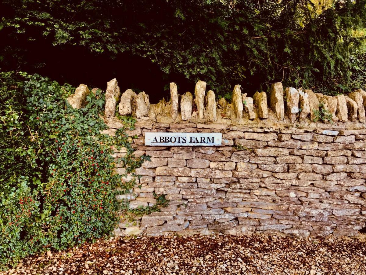 The Old Post Office Studio Apartment In A Beautiful Cotswold Village Cirencester Esterno foto
