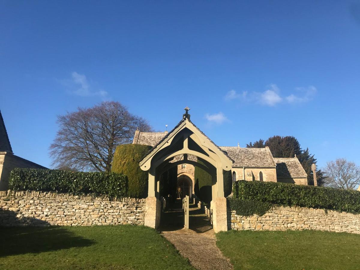 The Old Post Office Studio Apartment In A Beautiful Cotswold Village Cirencester Esterno foto