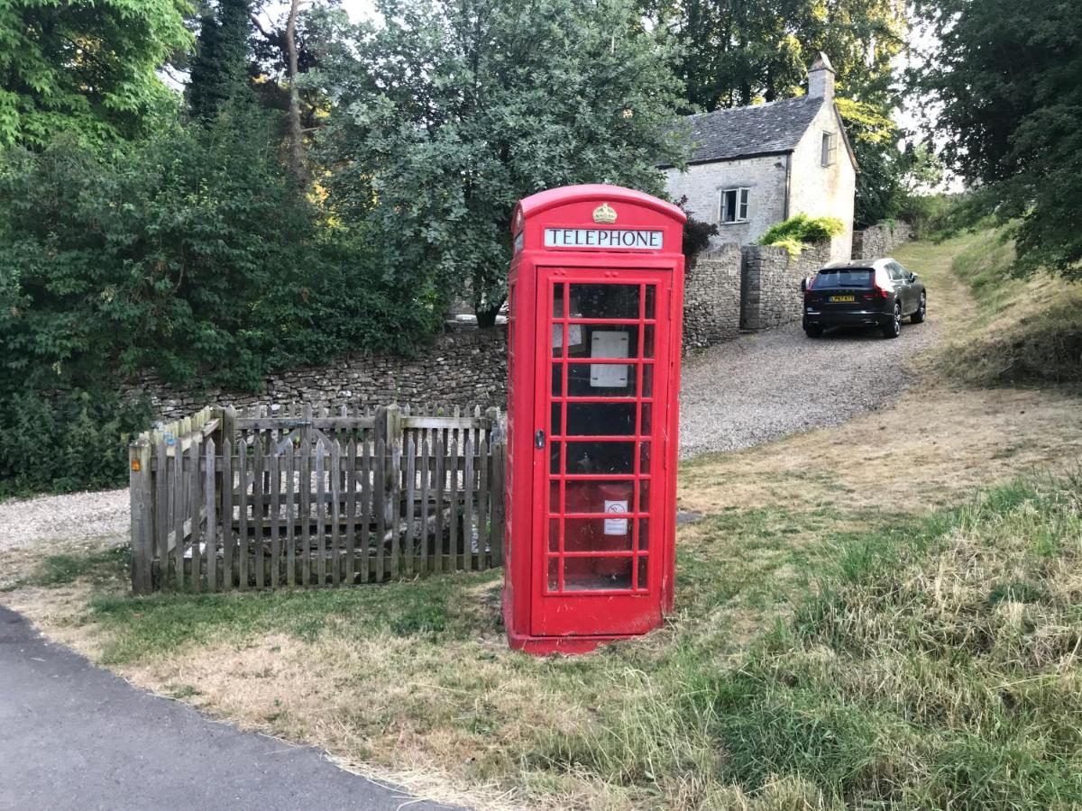The Old Post Office Studio Apartment In A Beautiful Cotswold Village Cirencester Esterno foto